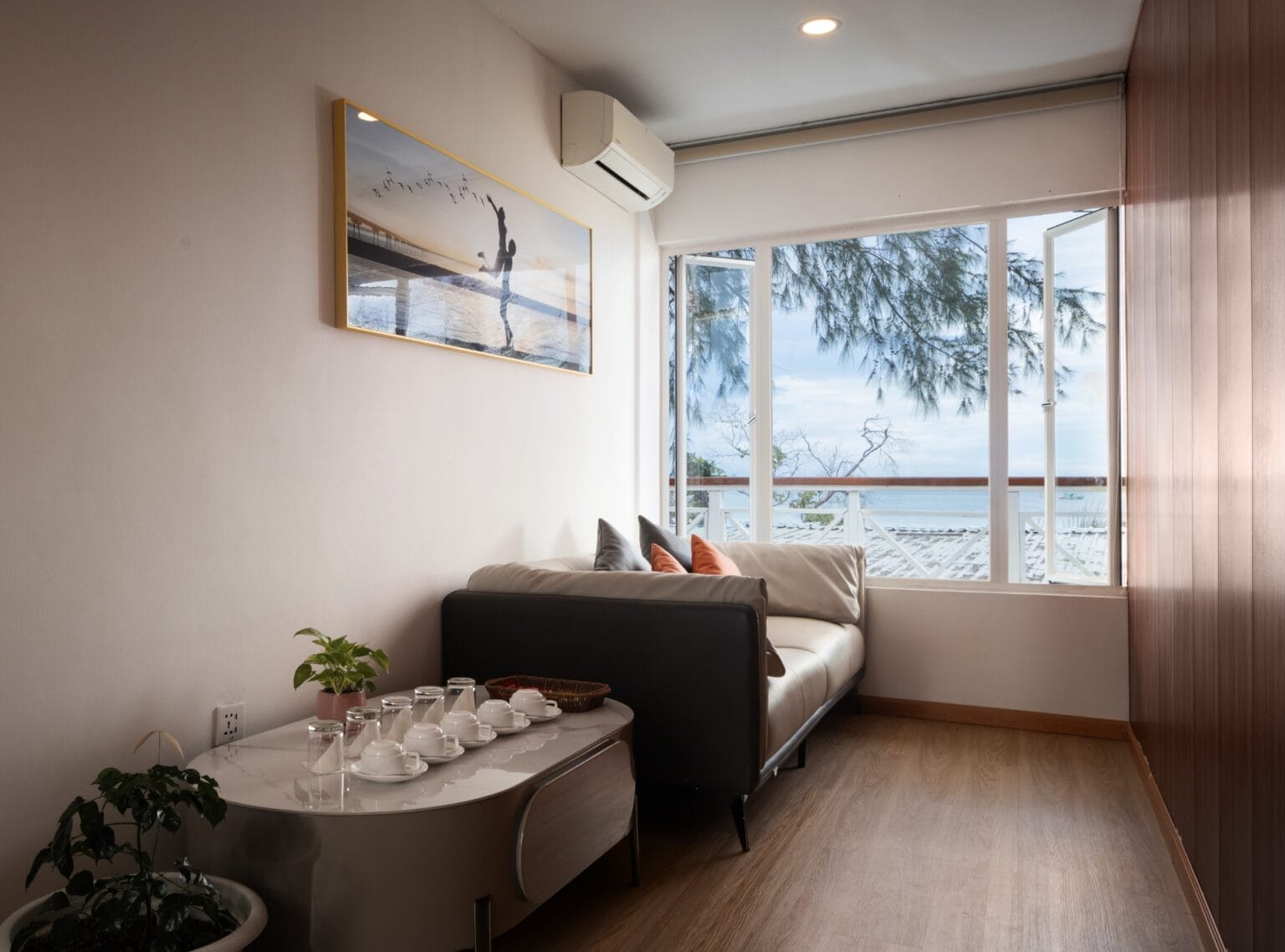 Family Suite - 1st Floor - windows view